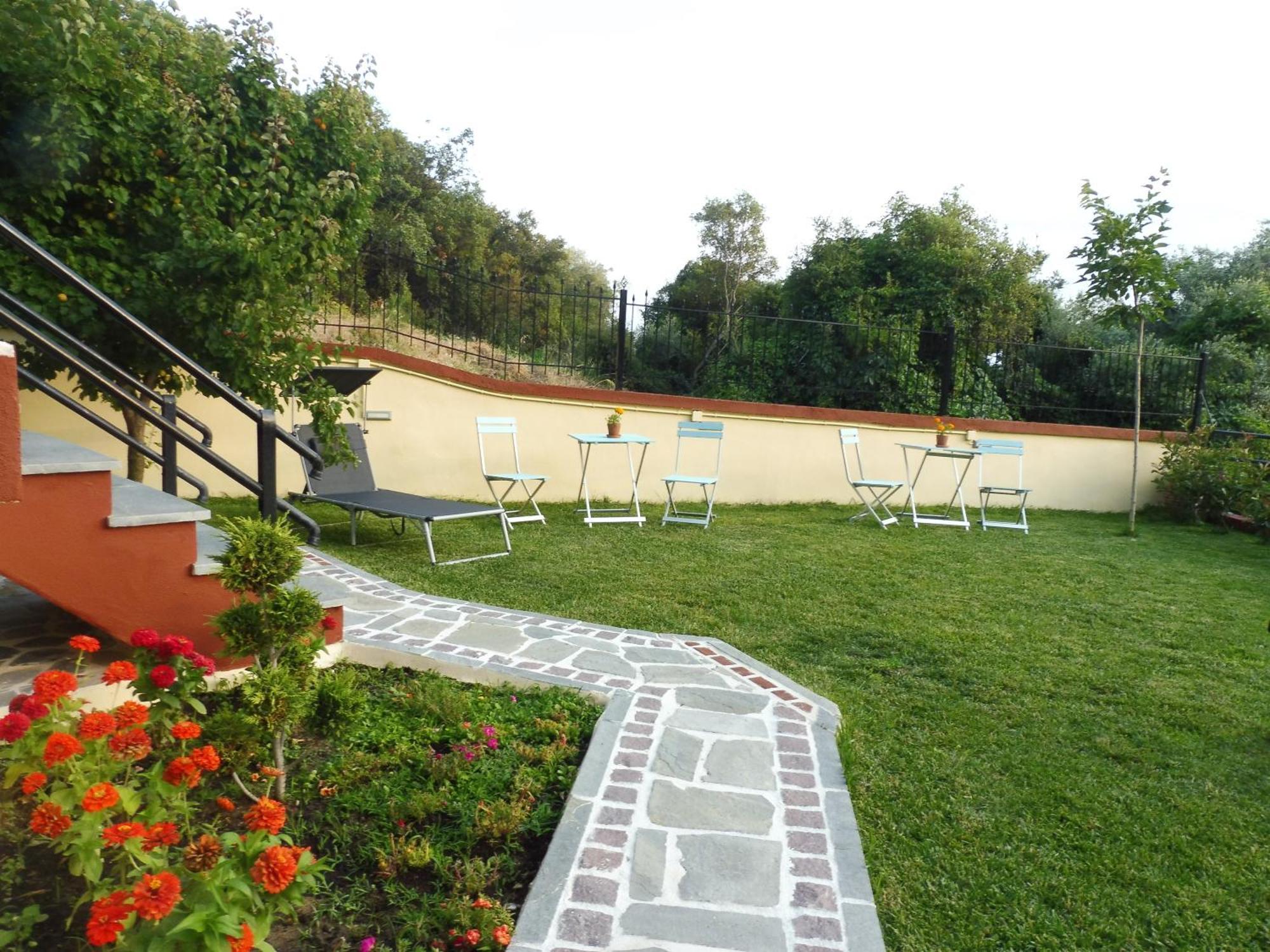 Helianthos Villa - Apartment No1 Palaiontsiflikion Luaran gambar